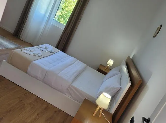 Bujtina Bezhani Gjinar Appartement