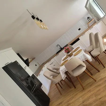 Bujtina Bezhani Gjinar Apartment *