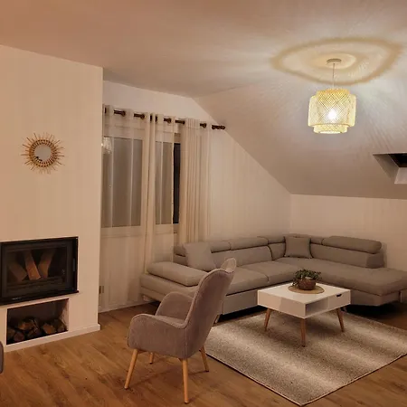 Bujtina Bezhani Gjinar Apartment *