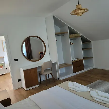 Bujtina Bezhani Gjinar Apartamento