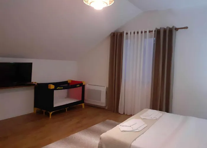 Bujtina Bezhani Gjinar 아파트